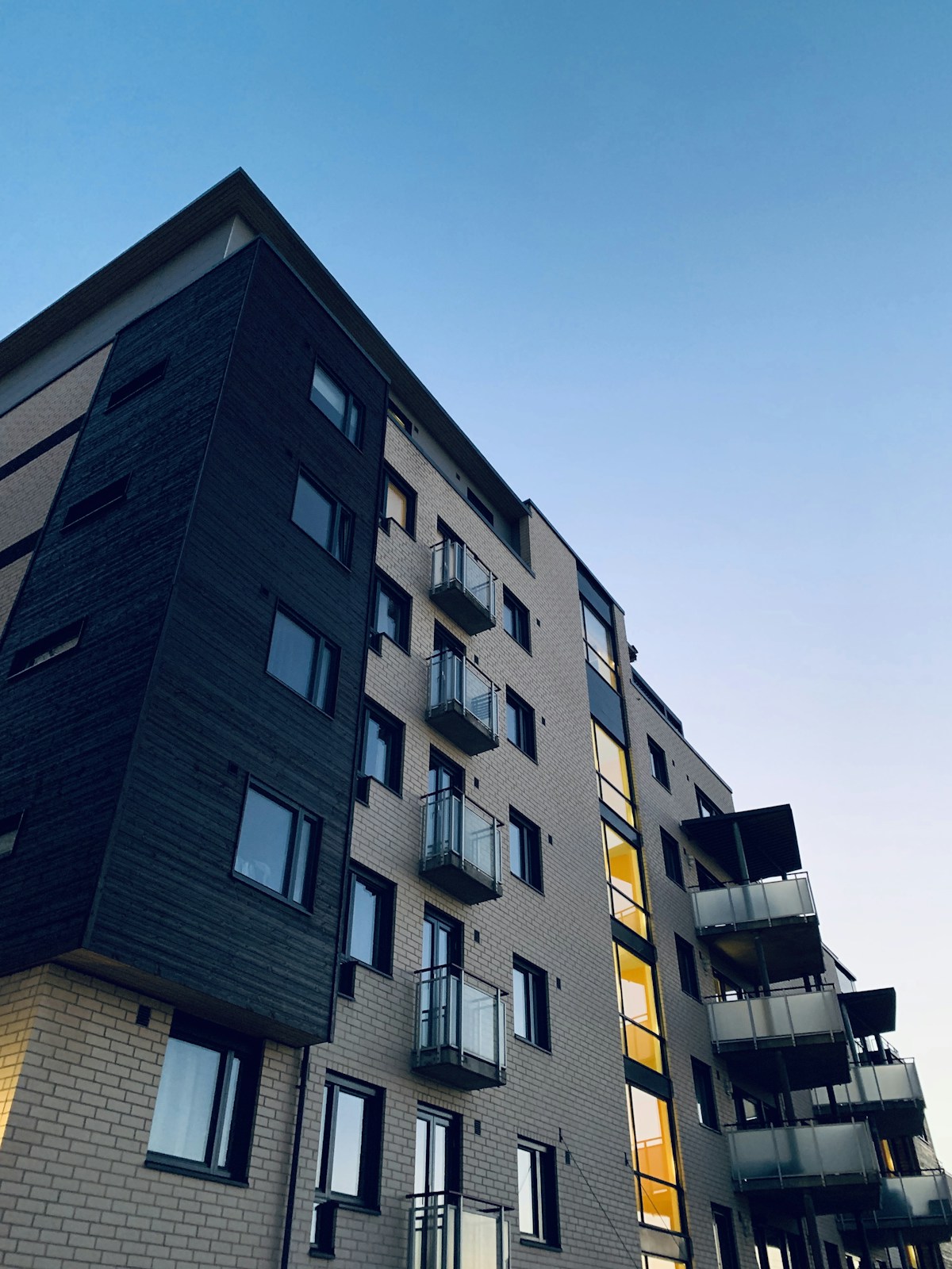 Immeuble commercial et multilogement au Québec